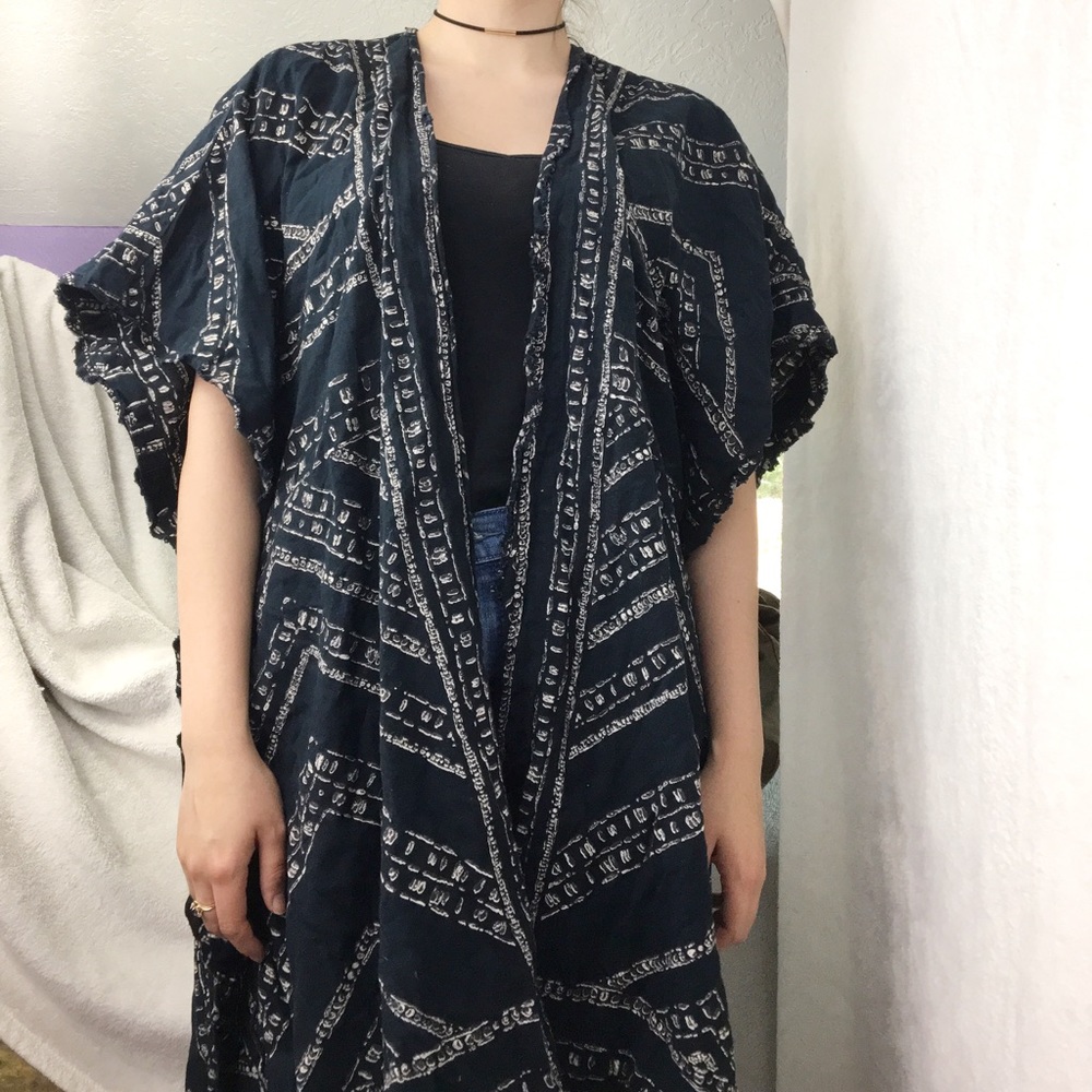 ❤️ 5/$25 Urban Outfitters Tribal Kimono Poncho